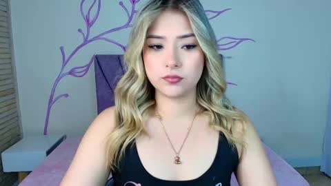 Snapshot of dahliamoore chatting on 02/28/25, 03:04 Dahlia online show from 02/28/25, 03:04