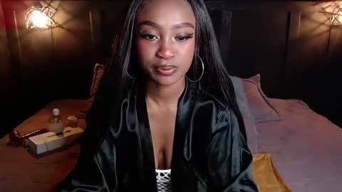 Snapshot of dahyan_ chatting on 11/06/25, 02:18 DAHYAN online show from 11/06/25, 02:18