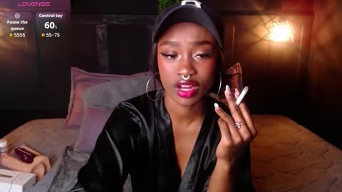 Snapshot of dahyan_ chatting on 11/16/25, 01:49 DAHYAN online show from 11/16/25, 01:49