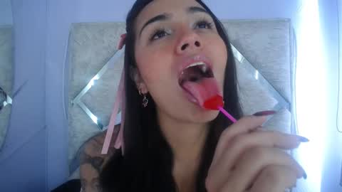 daila_ online show from 01/23/25, 01:35