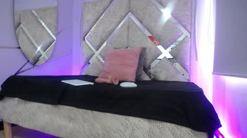 daila_ online show from 01/25/25, 04:57