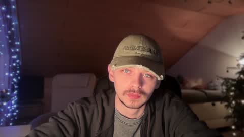 Snapshot of daimon_hall chatting on 01/13/25, 04:39 Daimon online show from 01/13/25, 04:39