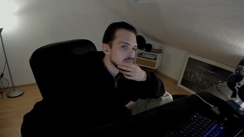 Snapshot of daimon_hall chatting on 10/24/25, 12:52 Daimon online show from 10/24/25, 12:52