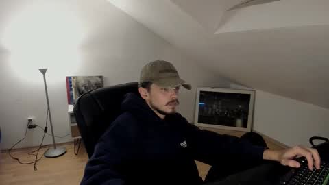 Snapshot of daimon_hall chatting on 10/25/25, 11:10 Daimon online show from 10/25/25, 11:10