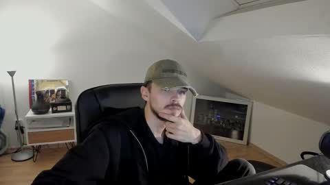 Snapshot of daimon_hall chatting on 10/29/25, 02:03 Daimon online show from 10/29/25, 02:03