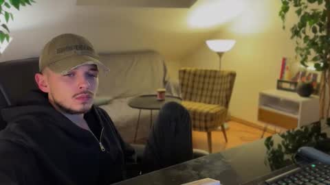 Snapshot of daimon_hall chatting on 11/15/25, 04:21 Daimon online show from 11/15/25, 04:21