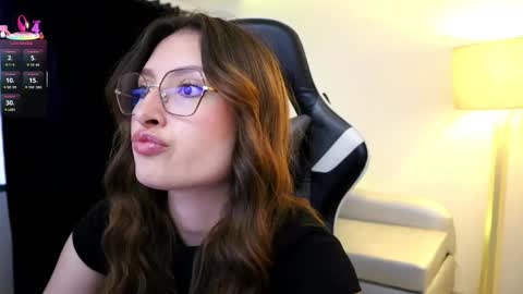 Lauren            online show from 10/10/25, 08:30