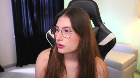 Lauren            online show from 11/03/25, 02:29