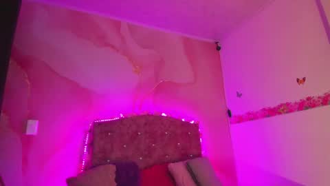 Snapshot of daisy__rose chatting on 12/27/24, 02:36 Dai online show from 12/27/24, 02:36