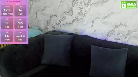 Snapshot of daisy_abby03 chatting on 11/18/25, 04:39 DaIsy Abby online show from 11/18/25, 04:39