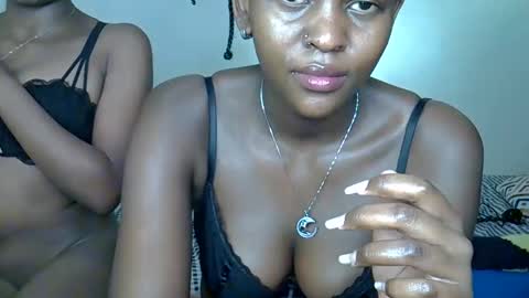 Snapshot of daisy_bunnie chatting on 09/15/25, 05:57 daisy online show from 09/15/25, 05:57