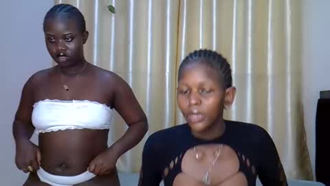 Snapshot of daisy_bunnie chatting on 09/27/25, 06:24 daisy online show from 09/27/25, 06:24