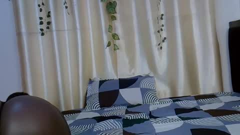 Snapshot of daisy_bunnie chatting on 11/07/25, 02:28 daisy online show from 11/07/25, 02:28