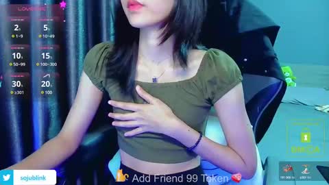 Snapshot of daisybean chatting on 12/17/24, 04:53 Daisy online show from 12/17/24, 04:53