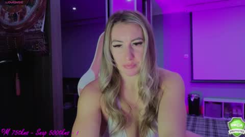 DaisyDeliciousxx online show from 10/13/25, 08:03