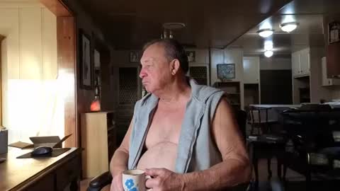 Snapshot of dakit2 chatting on 10/17/25, 02:41 dakit online show from 10/17/25, 02:41