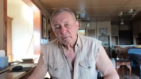 Snapshot of dakit2 chatting on 10/18/25, 03:24 dakit online show from 10/18/25, 03:24