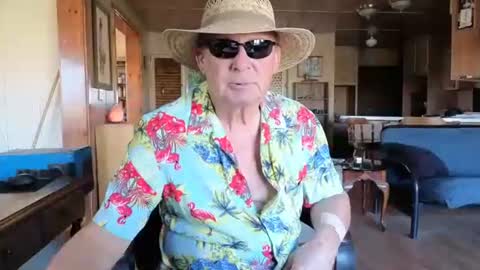 Snapshot of dakit2 chatting on 10/31/25, 11:28 dakit online show from 10/31/25, 11:28