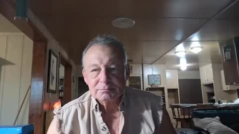 Snapshot of dakit2 chatting on 11/14/25, 03:33 dakit online show from 11/14/25, 03:33