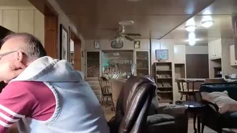 Snapshot of dakit2 chatting on 11/19/25, 01:44 dakit online show from 11/19/25, 01:44