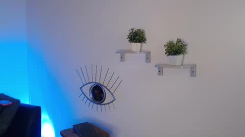    online show from 10/09/25, 07:01