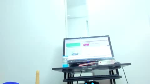Snapshot of dalia_2 chatting on 02/05/25, 08:21 Ren online show from 02/05/25, 08:21