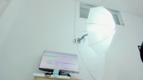 Snapshot of dalia_2 chatting on 11/09/25, 12:20 Ren online show from 11/09/25, 12:20