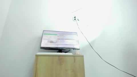 Snapshot of dalia_2 chatting on 11/15/25, 12:19 Ren online show from 11/15/25, 12:19