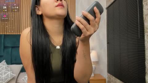 Snapshot of dalia_alissa chatting on 09/09/25, 12:26 Violeta online show from 09/09/25, 12:26