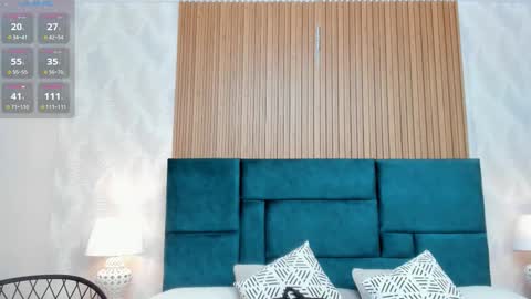 Snapshot of dalia_alissa chatting on 09/10/25, 12:16 Violeta online show from 09/10/25, 12:16