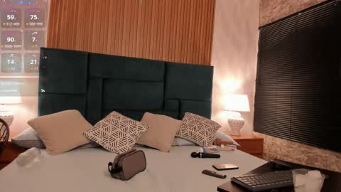 Snapshot of dalia_alissa chatting on 10/21/25, 12:28 Violeta online show from 10/21/25, 12:28