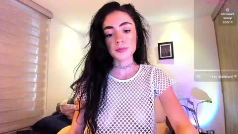 Snapshot of dalia_negra chatting on 12/06/24, 03:22 Almendra online show from 12/06/24, 03:22
