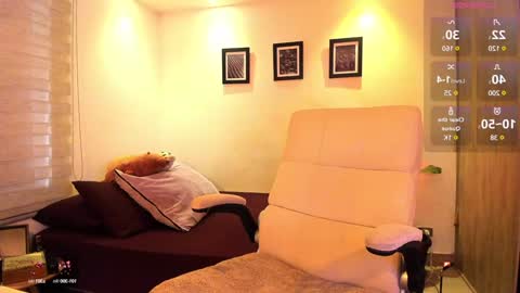 Snapshot of dalia_negra chatting on 12/14/24, 02:21 Almendra online show from 12/14/24, 02:21