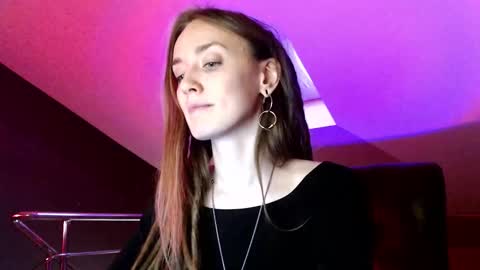 Dalia  online show from 12/15/24, 10:18