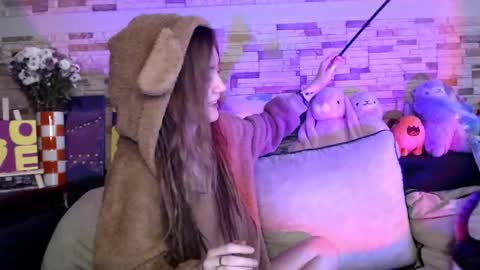 Dalia  online show from 10/24/25, 09:06