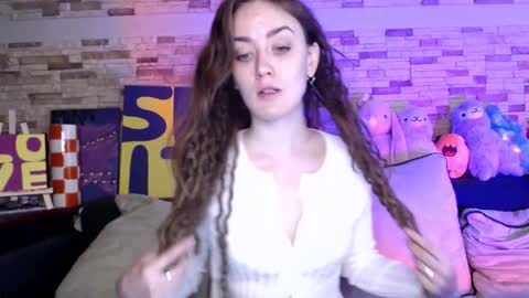 Dalia  online show from 10/26/25, 09:26