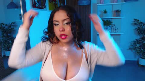 Snapshot of dalila_sky chatting on 01/04/25, 05:05 Dalila online show from 01/04/25, 05:05