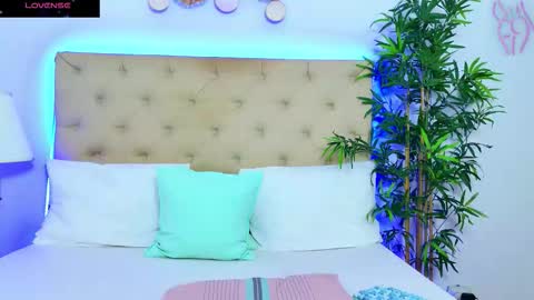 daliyaa_ online show from 10/09/25, 12:14