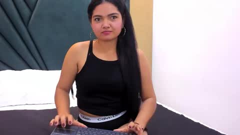 Snapshot of dalyla_queen chatting on 11/27/25, 11:56 Dalyla online show from 11/27/25, 11:56