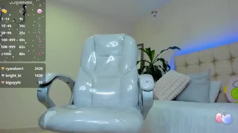 Snapshot of damian23_ chatting on 01/21/25, 03:32 DAMIAN online show from 01/21/25, 03:32