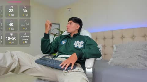 Snapshot of damian23_ chatting on 03/01/25, 11:28 DAMIAN online show from 03/01/25, 11:28
