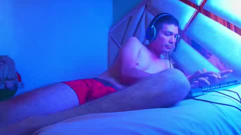 Snapshot of damian_0424 chatting on 11/04/25, 05:01 damian online show from 11/04/25, 05:01