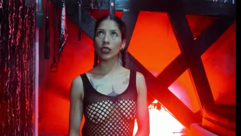 Snapshot of damian_and_tiana chatting on 11/05/25, 04:34 damian_and_tiana online show from 11/05/25, 04:34