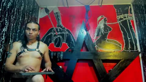 Snapshot of damian_and_tiana chatting on 11/14/25, 05:28 damian_and_tiana online show from 11/14/25, 05:28