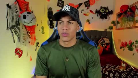 Damian online show from 10/28/25, 03:21