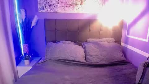 Snapshot of damian_n_lissa chatting on 10/27/25, 01:42 damian_n_lissa online show from 10/27/25, 01:42