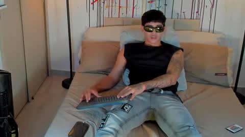 Snapshot of damian_queen chatting on 11/03/25, 02:29 damian key online show from 11/03/25, 02:29