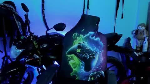 Snapshot of damian_torner chatting on 10/15/25, 10:15 Damian torner online show from 10/15/25, 10:15