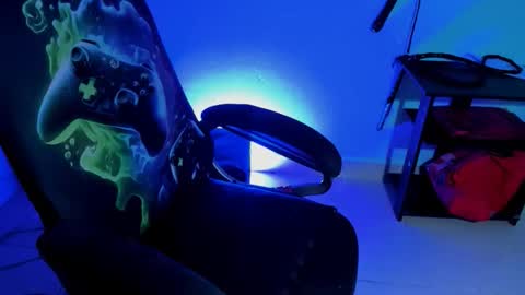 Snapshot of damian_torner chatting on 11/04/25, 10:47 Damian torner online show from 11/04/25, 10:47