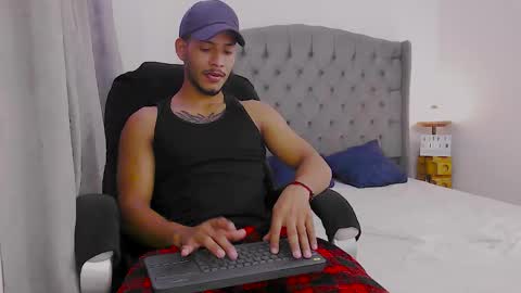 Snapshot of damiann_rees chatting on 11/24/25, 11:04 instagram damiannreed. online show from 11/24/25, 11:04